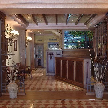 B Bou De Hotel 4*